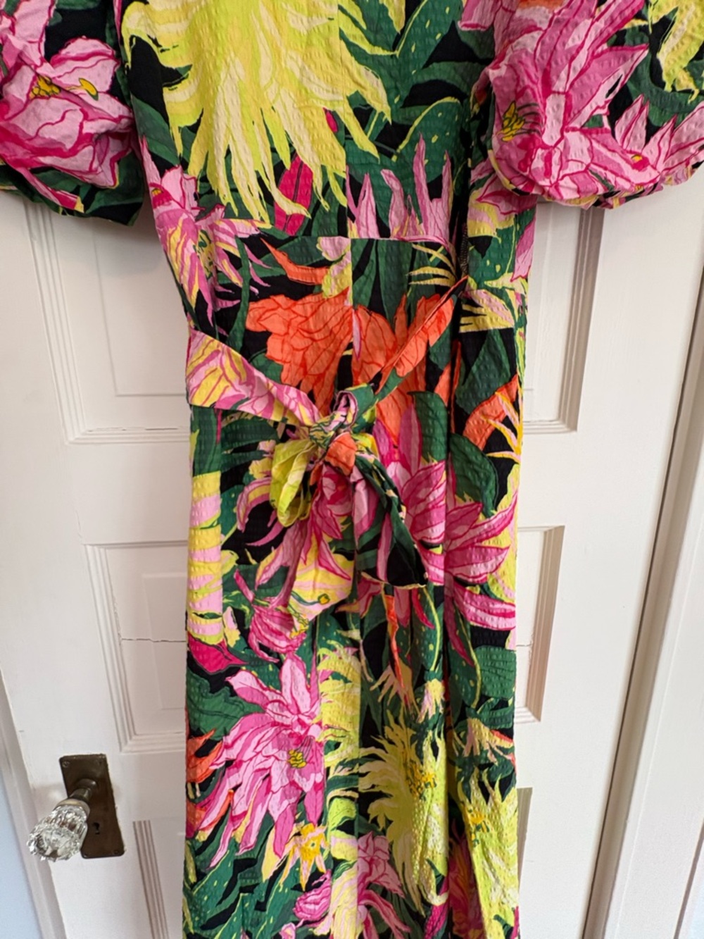 H&M NWT Tropical Floral Maxi Wrap Dress. Size XL. Viscose/Cotton. Adjustable - Picture 9 of 16